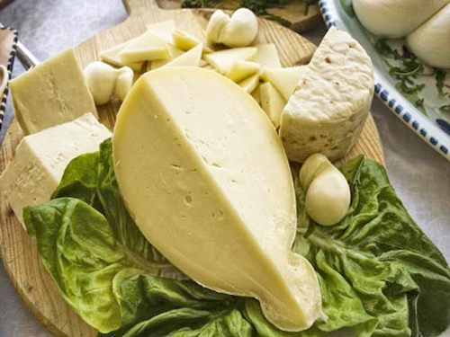 Abruzzo-Caciocavallo-Cheese