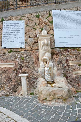 Borgo-fontana-Calascio