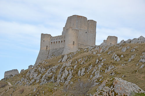 Castello-Roccacalascio-AQ-Italy