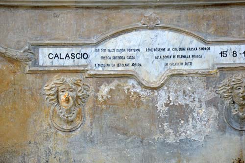 Ancient fountain-Calascio