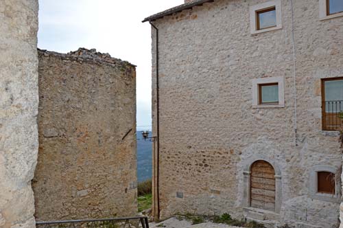  Stone-house-for-sale-in-Italy