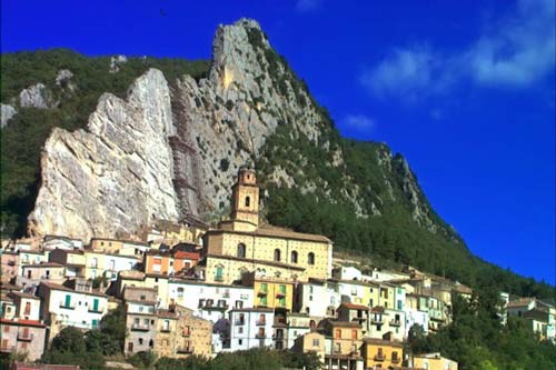 villa-santa-maria-abruzzo-Italy