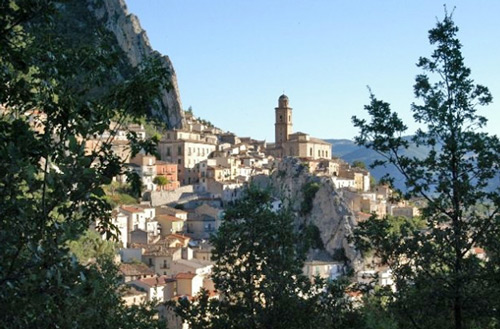 View-of-the-village-of-Villa-Santa-Maria-Abruzzo