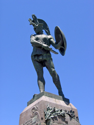 Statue-soldier-sannita-Pietrabbondante-Isernia