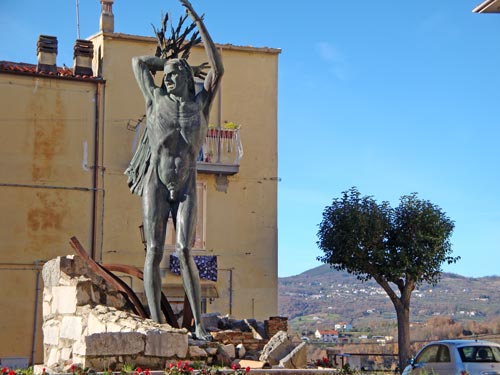 Statue-victims-Molise-Isernia