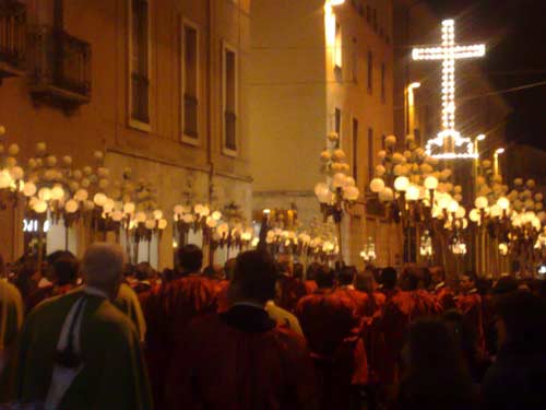 riti-della-Settimana-Santa-sulmonese-coro-trinitario