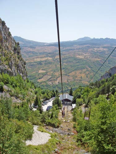 Grotte-del-Cavallone-funivia