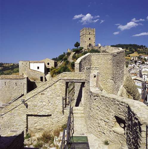 castle-of-court-Roccascalegna