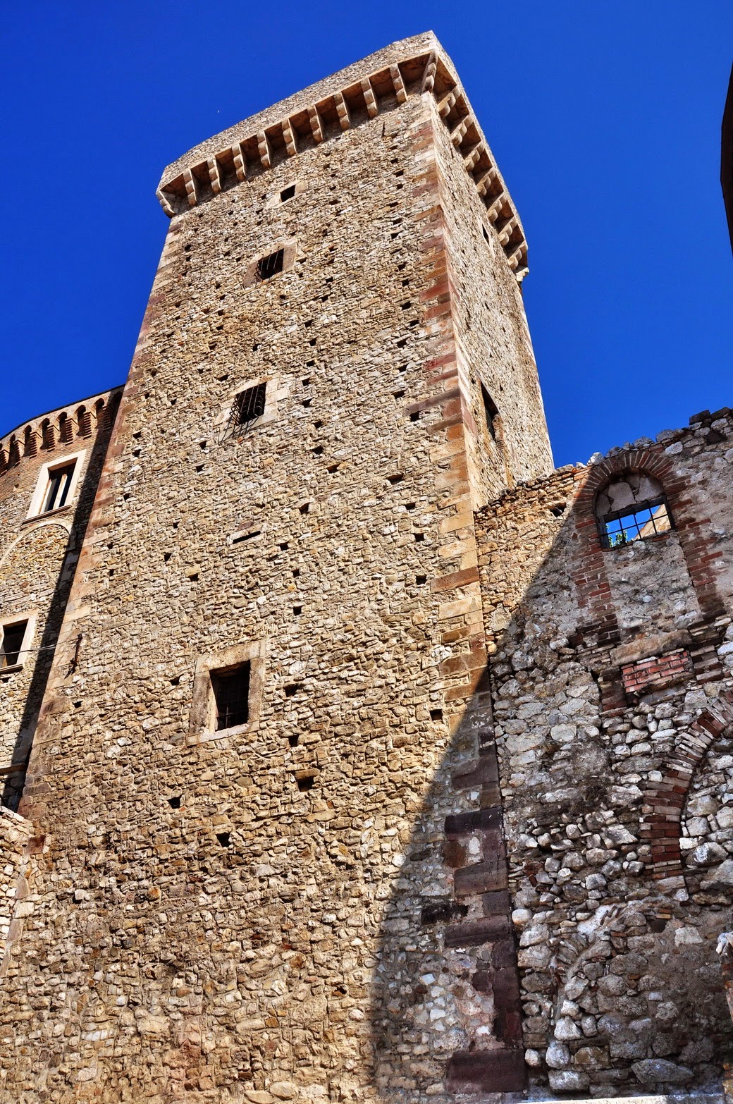 little-tower-di-casoli