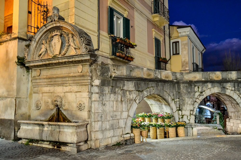 Quattrocentesca Fontana del Vecchio - Sulmona